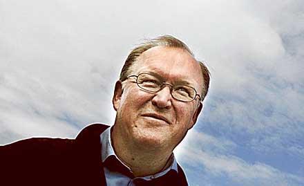 VEM ÄLSKAR PERSSON? Göran Perssons bok ”Min väg, mitt val”, om sina tio år som statsminister, väcker frågor om hur Persson kommer att gå till historien.