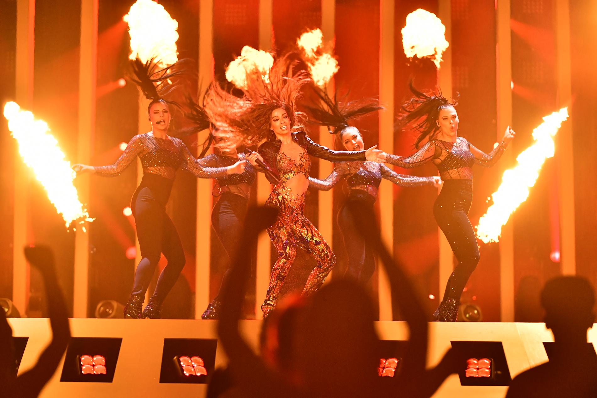 Cyperns Eleni Foureira tävlar med svenskpennade ”Fuego” i Eurovision song contest