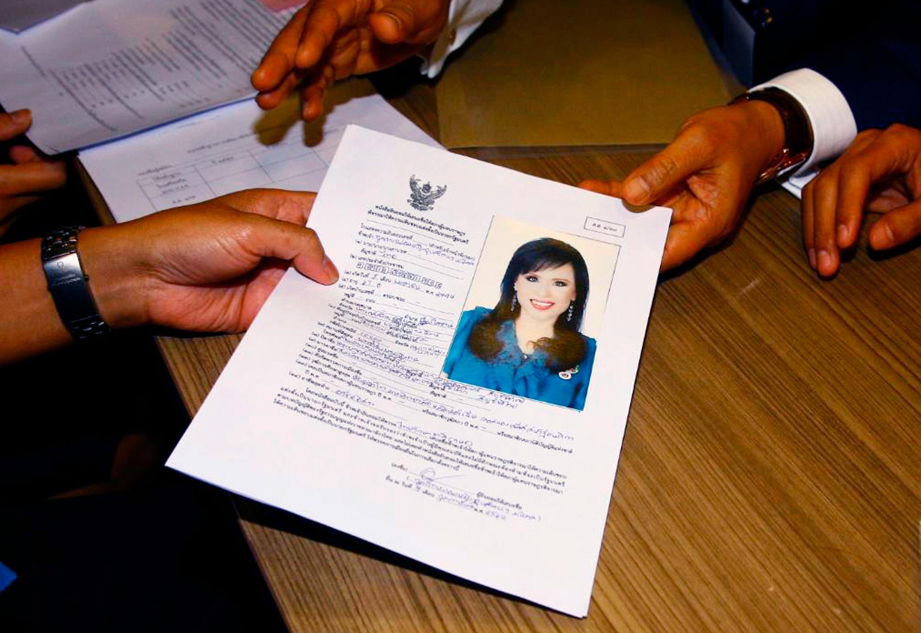 Partiet Thai Raksa Chart ville låta före detta prinsessan Ubolratana kandidera till premiärministerposten – nu vill Thailands valkommission upplösa partiet. Arkivbilder.