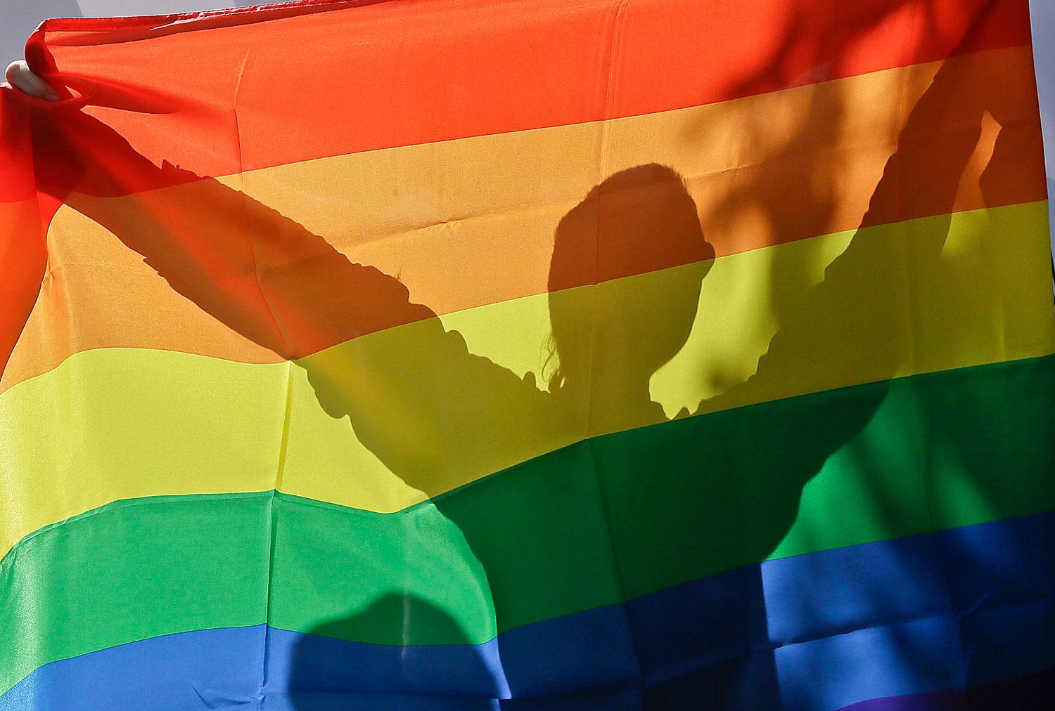 Två personer med kopplingar till högerextrema miljöer anordnade förra veckan ett eget Pridetåg i Järva ­ utanför Stockholm. Kritiker menade att syftet var att skapa en motsättning mellan mänskliga rättigheter och invandring.