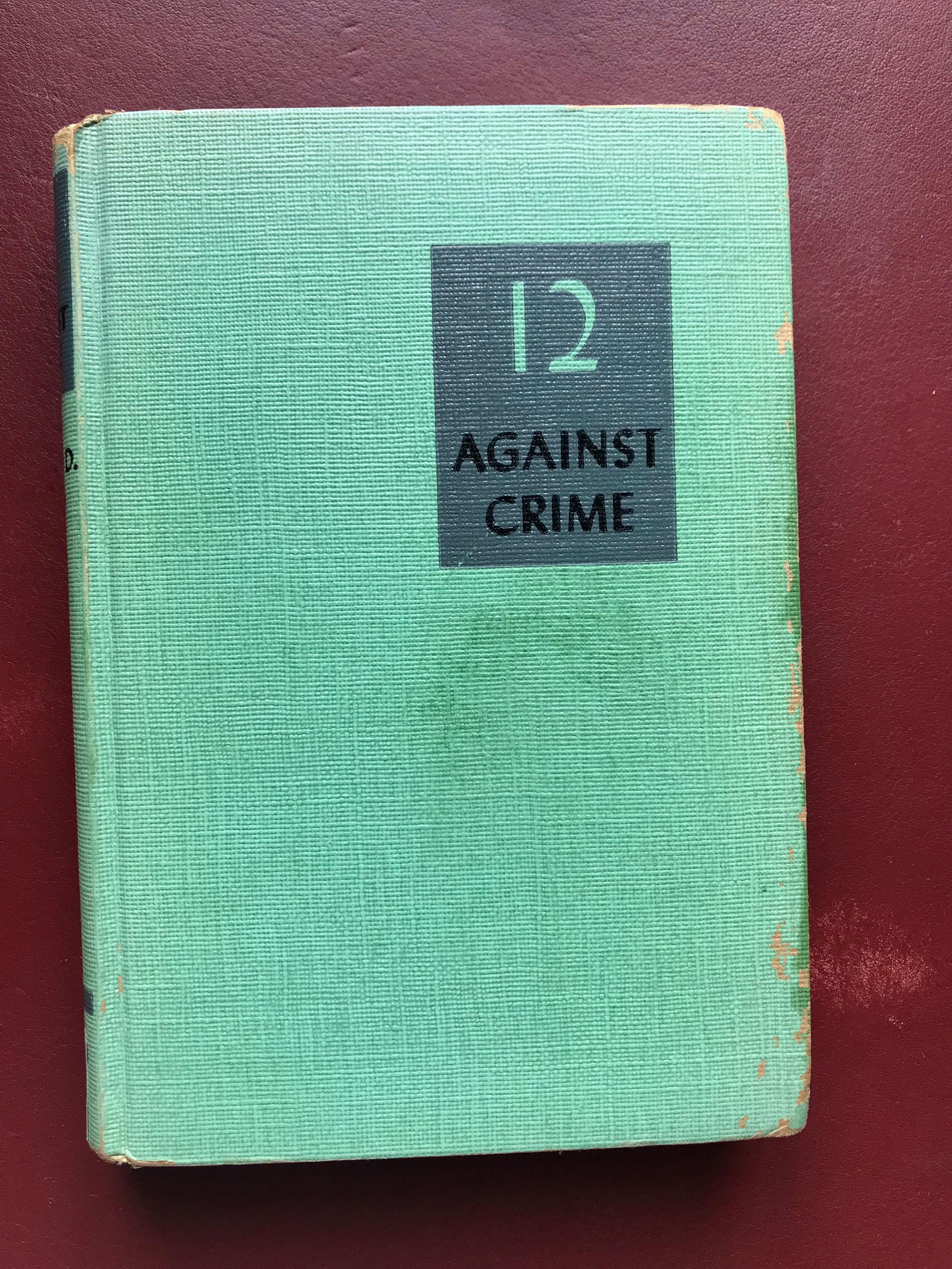Exemplaret av 12 Against Crime av Edward D. Radin som Kadhammar hittade i Jerusalem.