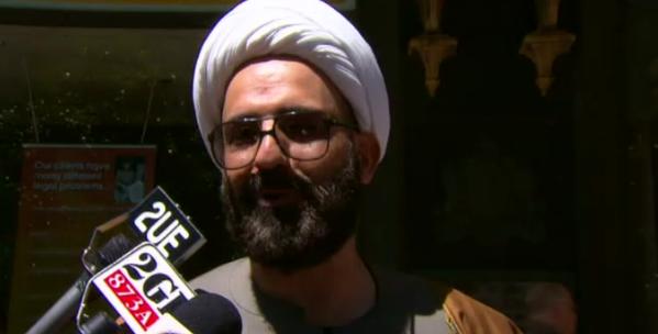 Australiensisk polis har pekat ut gärningsmannen som den radikale muslimske imamen Man Monis