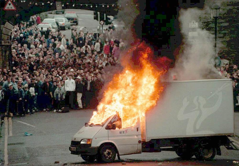 På 1990-talet skedde många våldsamma sammandrabbningar på Nordirland.