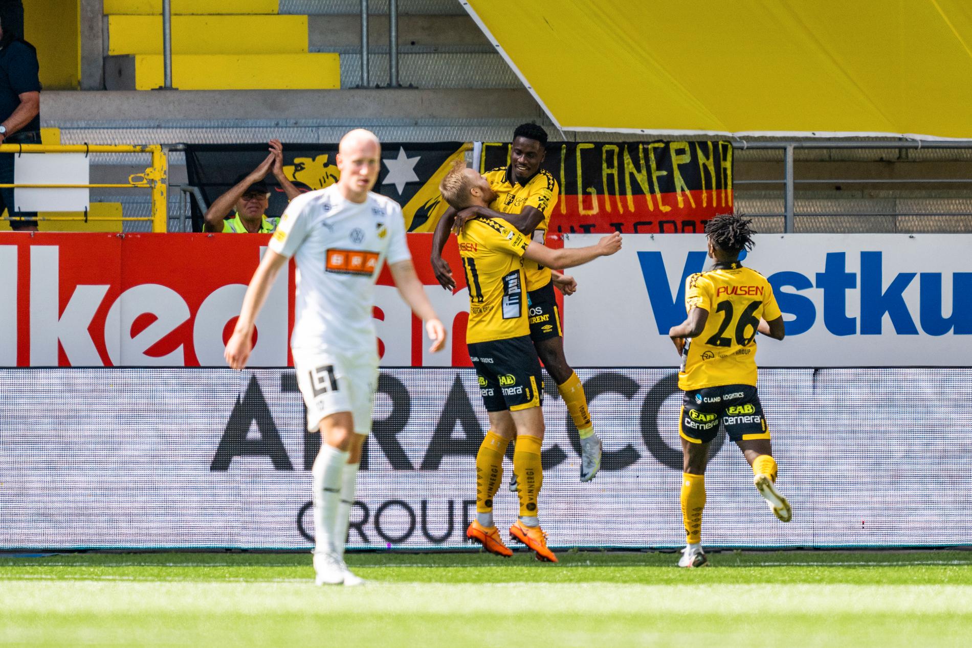 Elfsborg firar 1–0-målet.