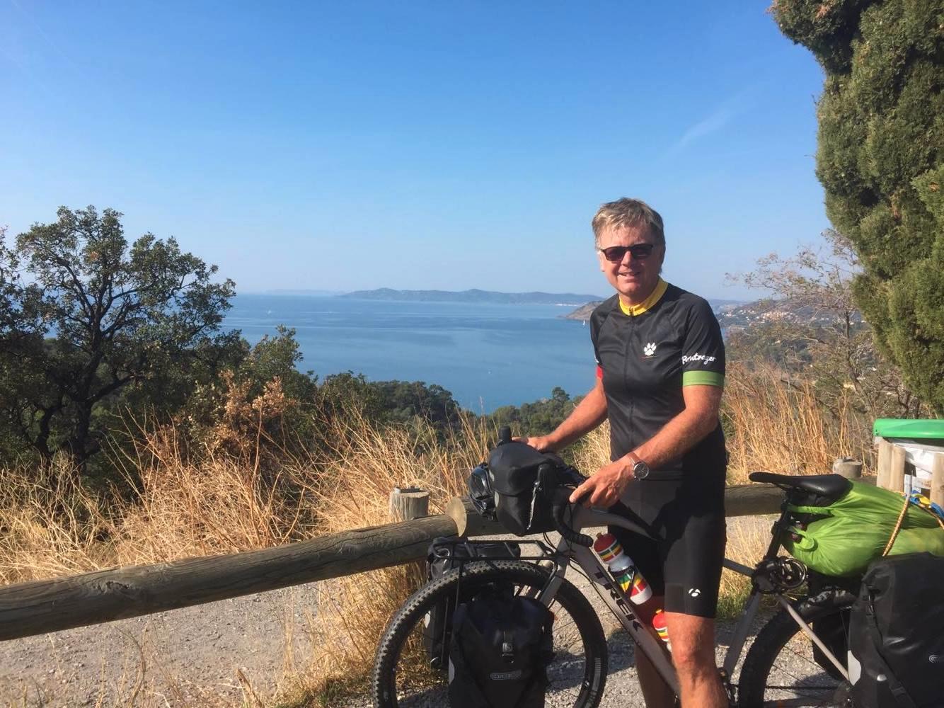 Tommy, 57, lämnade Sverige för en cykeltur runt i världen.