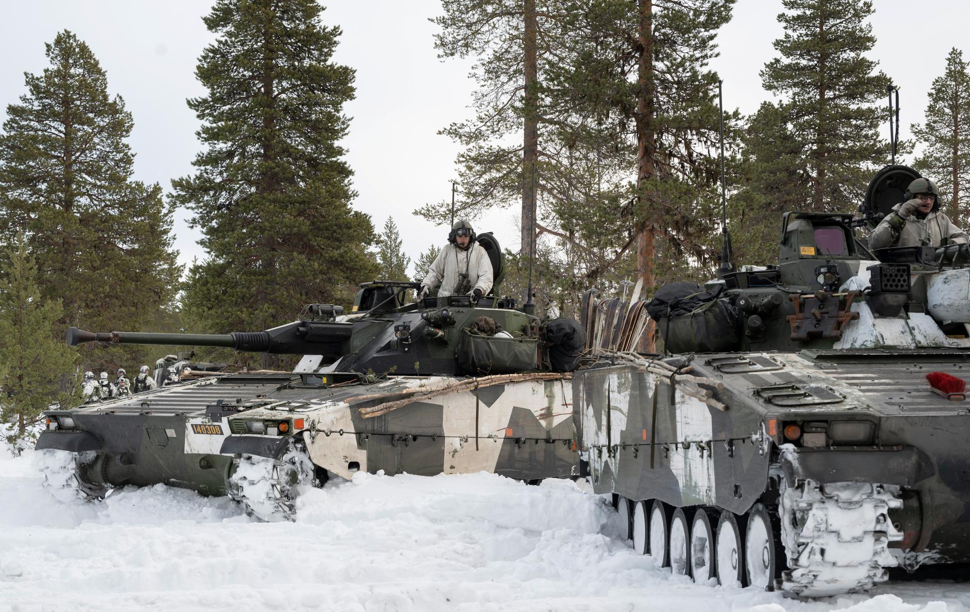 Svenska soldater från Norrlandsbrigaden i Boden med sina stridsfordon 90 övar tillsammans med finska jägarförband i Hetta i norra Finland under Nordic Response.