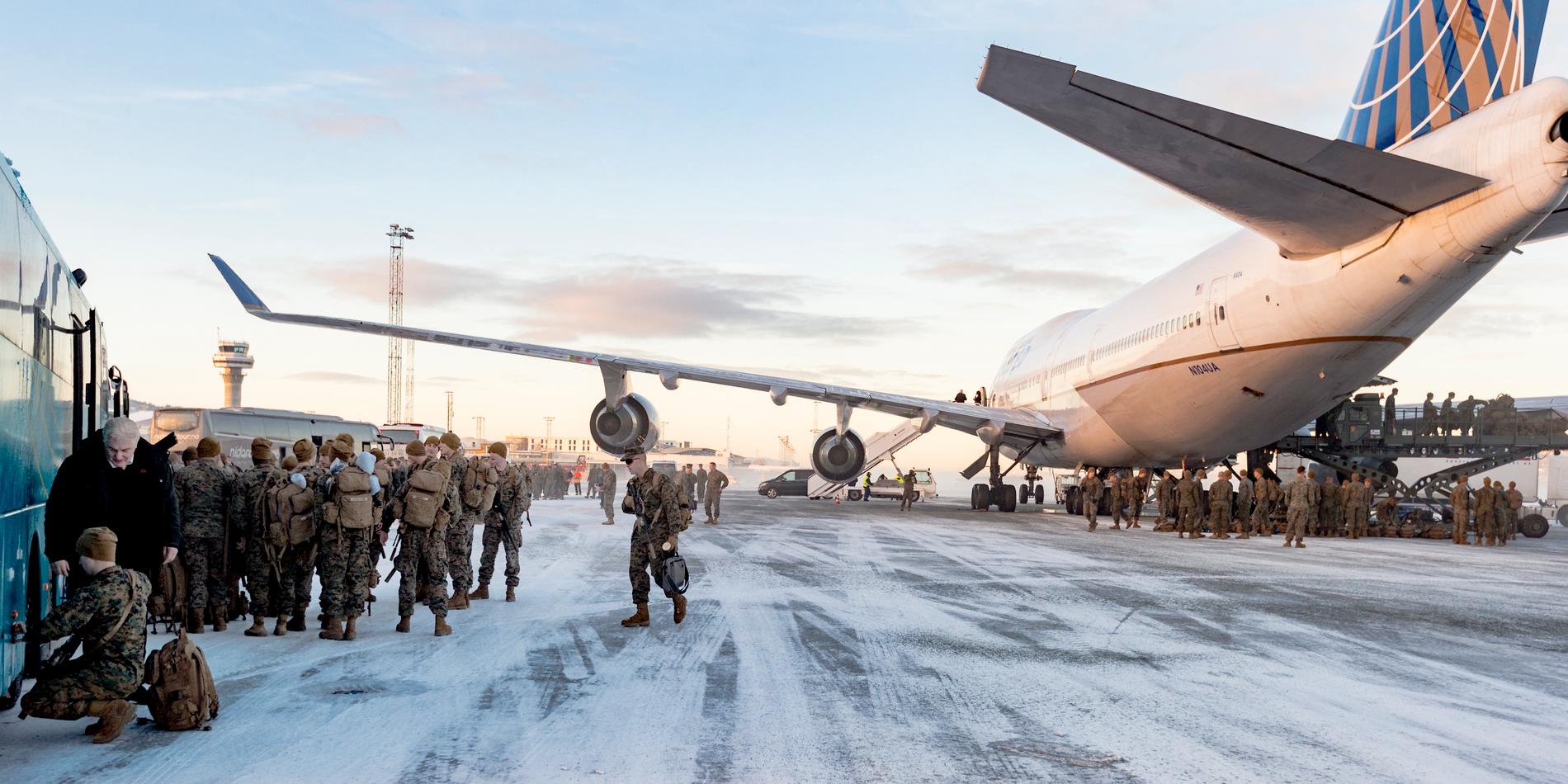 Här anländer över 300 amerikanska marinkårssoldater till Værnes den 16 januari i år.