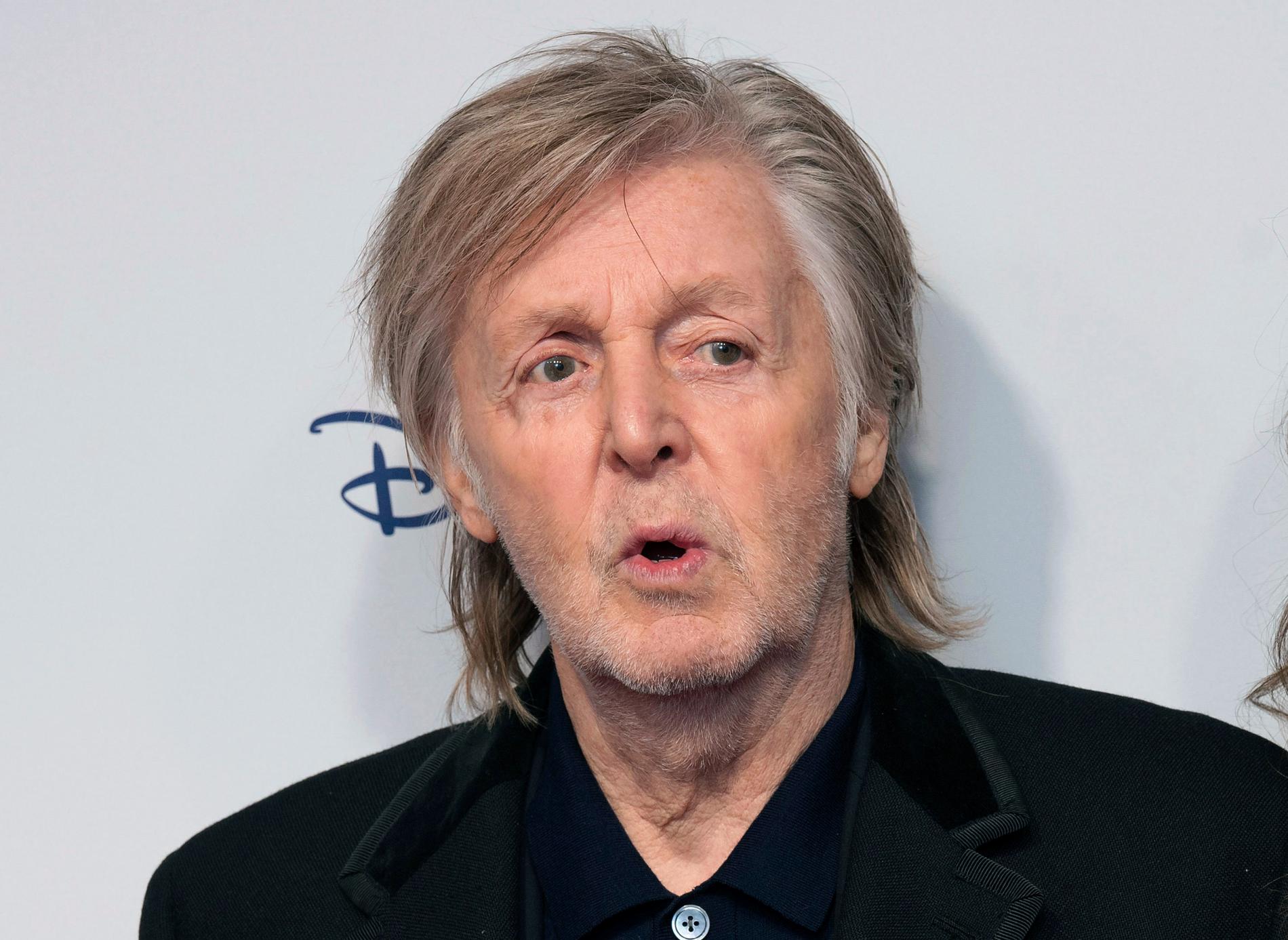 Paul McCartney berättar i en intervju att han med hjälp av artificiell intelligens har lyckats "extrahera" John Lennons röst från en gammal demokassett. Arkivbild.