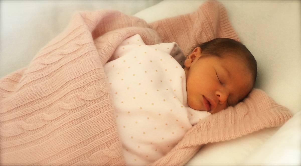 Den 20 februari föddes Leonore på Presbyterian Weill Cornell Medical Center i New York.