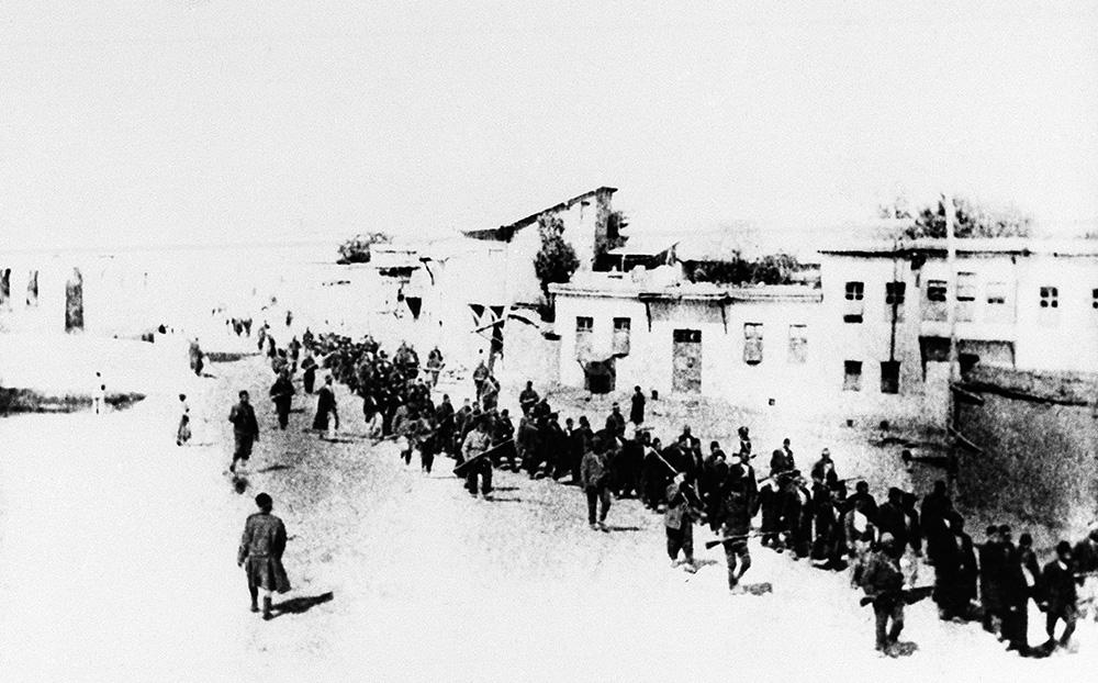”Att förneka folkmordet och i stället kalla det för ett inbördeskrig, som Turkiet gör i dag, är som att säga att Förintelsen aldrig ägt rum”, skriver Natalie Demirian.