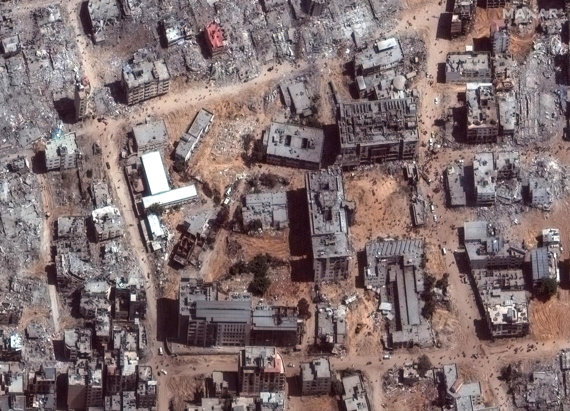 En satellitbild över sjukhusområdet från i måndags, den 1 april.