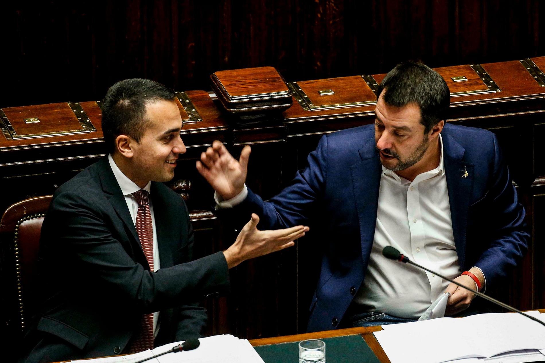 Femstjärnerörelsens Luigi Di Maio (till vänster) tycks ha slutit fred med Matteo Salvini från Lega. Arkivbild.