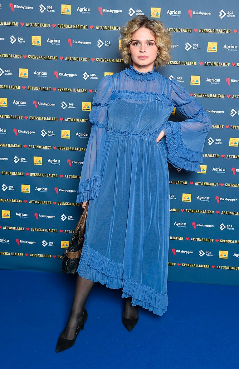 Skådespelaren Ella Rappich, känd från bland annat Lyckoviken och Störst av allt valde en skir blå klänning kvällen till ära.  