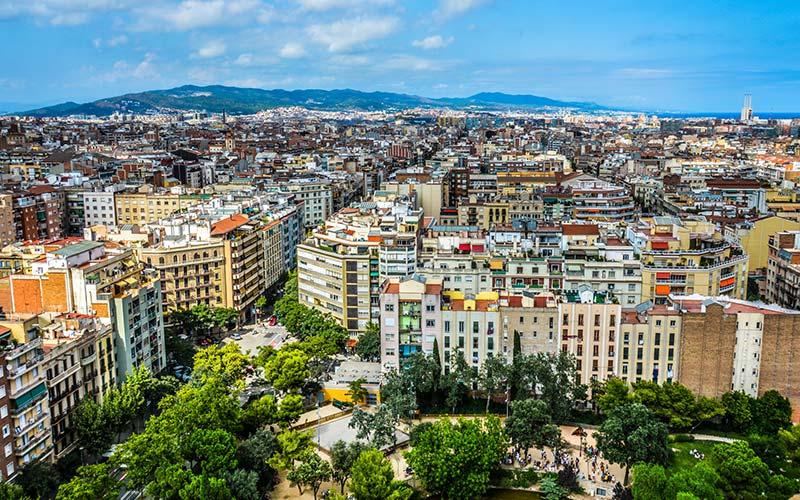 1 134 kronor var snittpriset för en hotellnatt i spanska Barcelona i februari