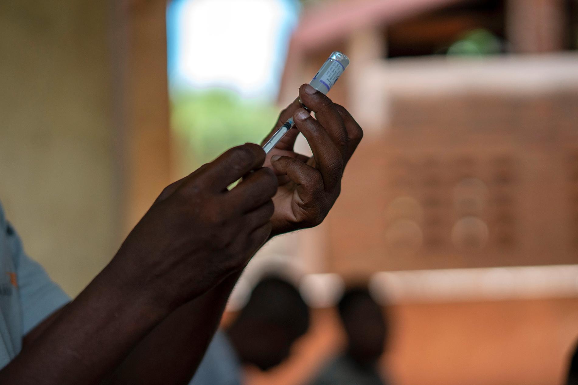 Försök med malariavaccin genomförs i Malavi i december. Slutgiltiga prover av vaccinets effektivitet pågår. Läkemedel och vaccin mot malaria är dock fortfarande bristfälliga. Arkivbild.