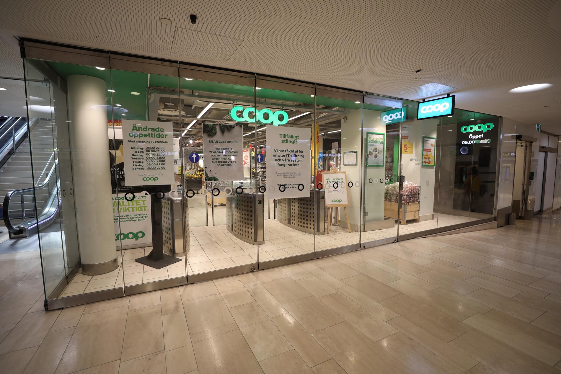 En stängd Coop-butik i Stockholm på lördagen. Arkivbild.