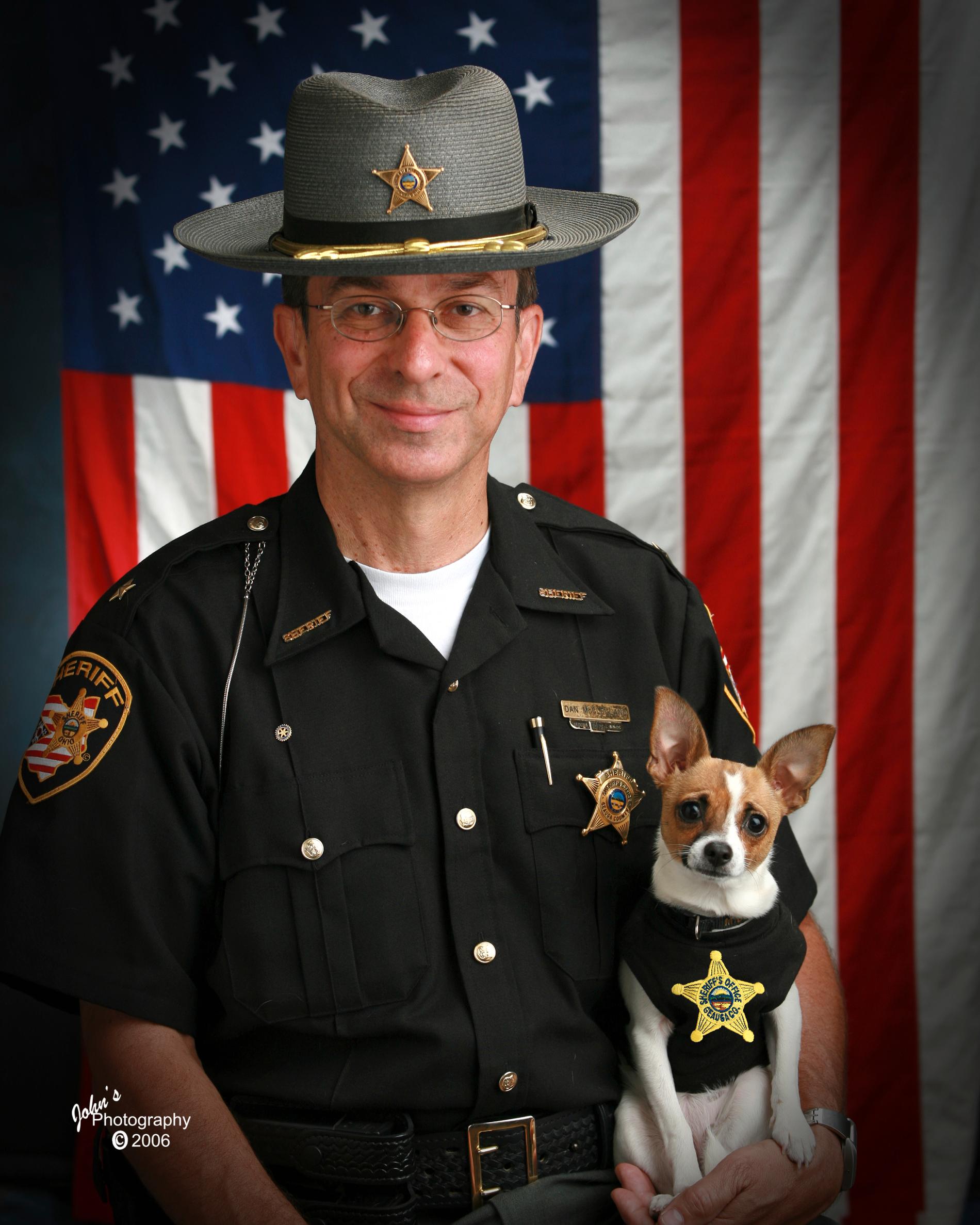  Dan McClelland, 67, jobbade med polishunden Midge, 16, i tio år.