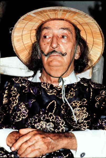 Salvador Dali – konstnär (avled 1989).