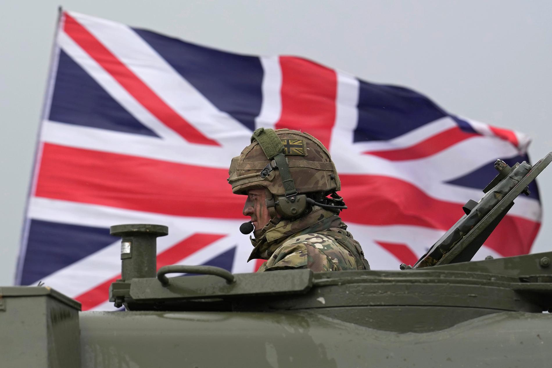 Även de brittiska soldater som kör stridsvagnar får nu bära skägg. Arkivbild.