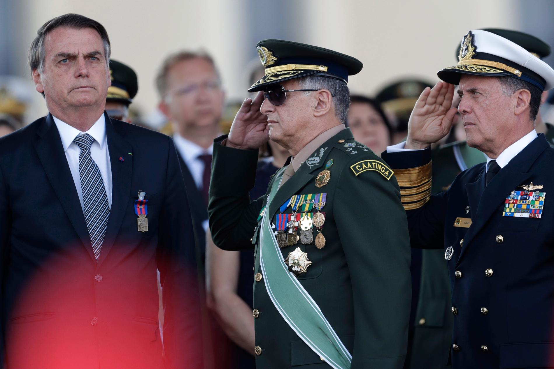 Tiden inom militären här präglat Brasiliens president Jair Bolsonaro. Här syns han i samband med ett militärt evenemang förra veckan. Arkivbild.
