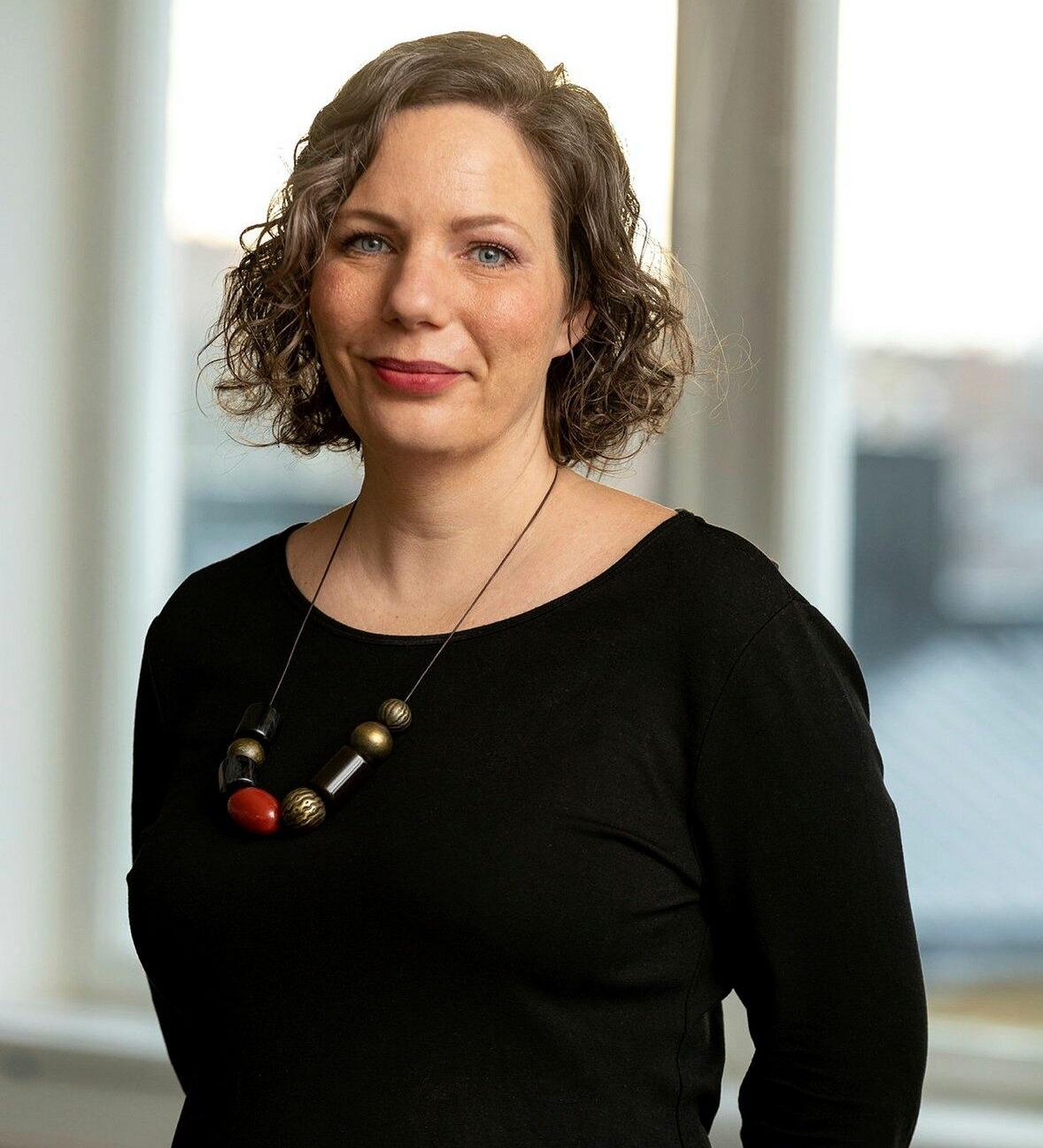 Sara Persson är brottsförebyggande specialist på Ekobrottsmyndigheten. 
