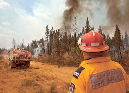 Nationalparken i lågor Nationalparken Goonod brinner. Rekordtorkan har fört med sig en ny typ av vilda bränder som brandmännen inte sett maken till.