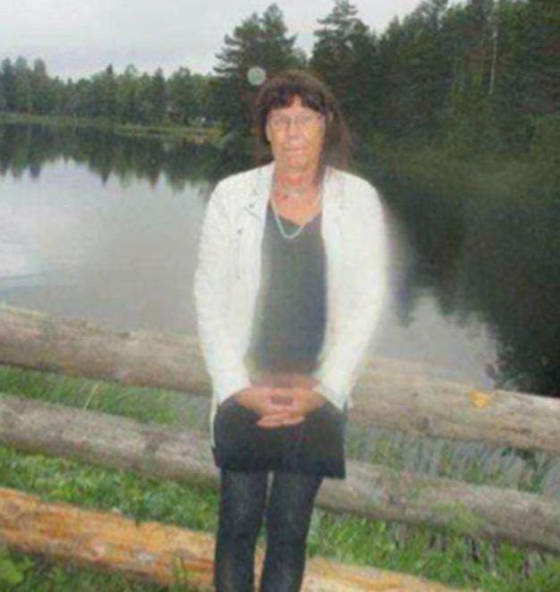 En av de misstänkta tog den här bilden på Madeleine vid en sjö. Kort därefter mördades hon med flera knivhugg.