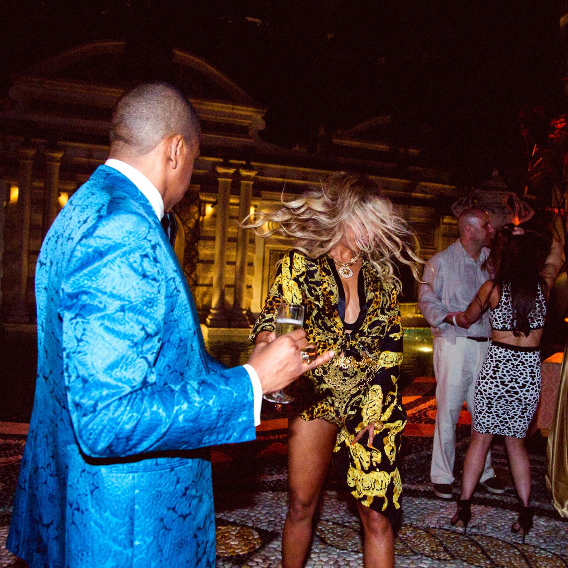Jay-Z och Beyoncé på dansgolvet.