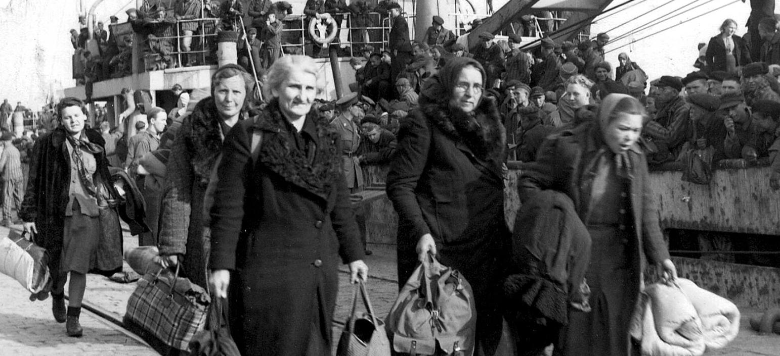 Flyktingar från Tyskland anländer till Trelleborg under andra världskriget. I morgon är det internationell minnesdag för Förintelsens offer. 