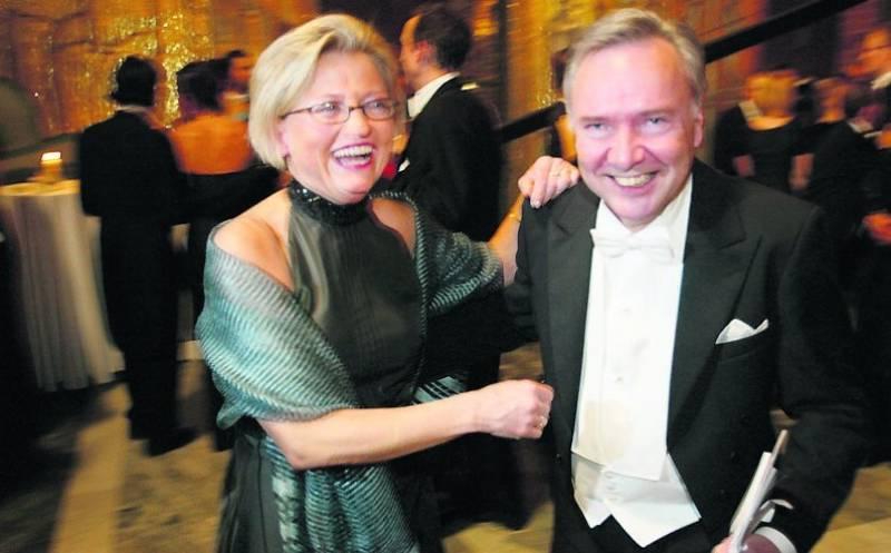 STÄLLDE ALLTID UPP Bo Holmberg och Anna Lindh på Nobelfesten i december 2002.