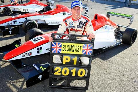 Tom Blomqvist var som 16-åring yngst genom tiderna att vinna brittiska Formel Renault-serien.