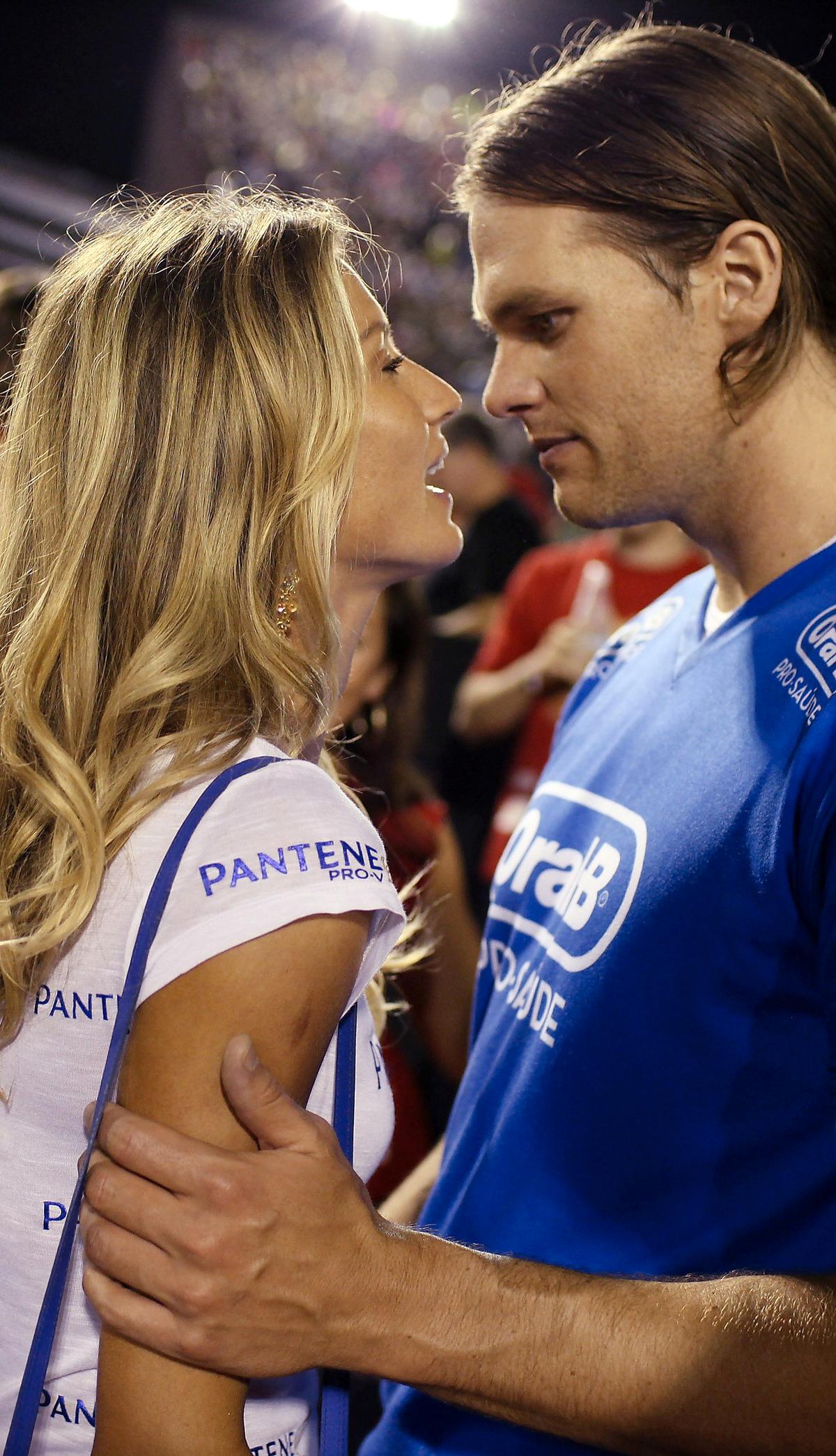 Tom Brady, här med hustrun Gisele Bündchen, är en av USA:s populäraste idrottsprofiler.