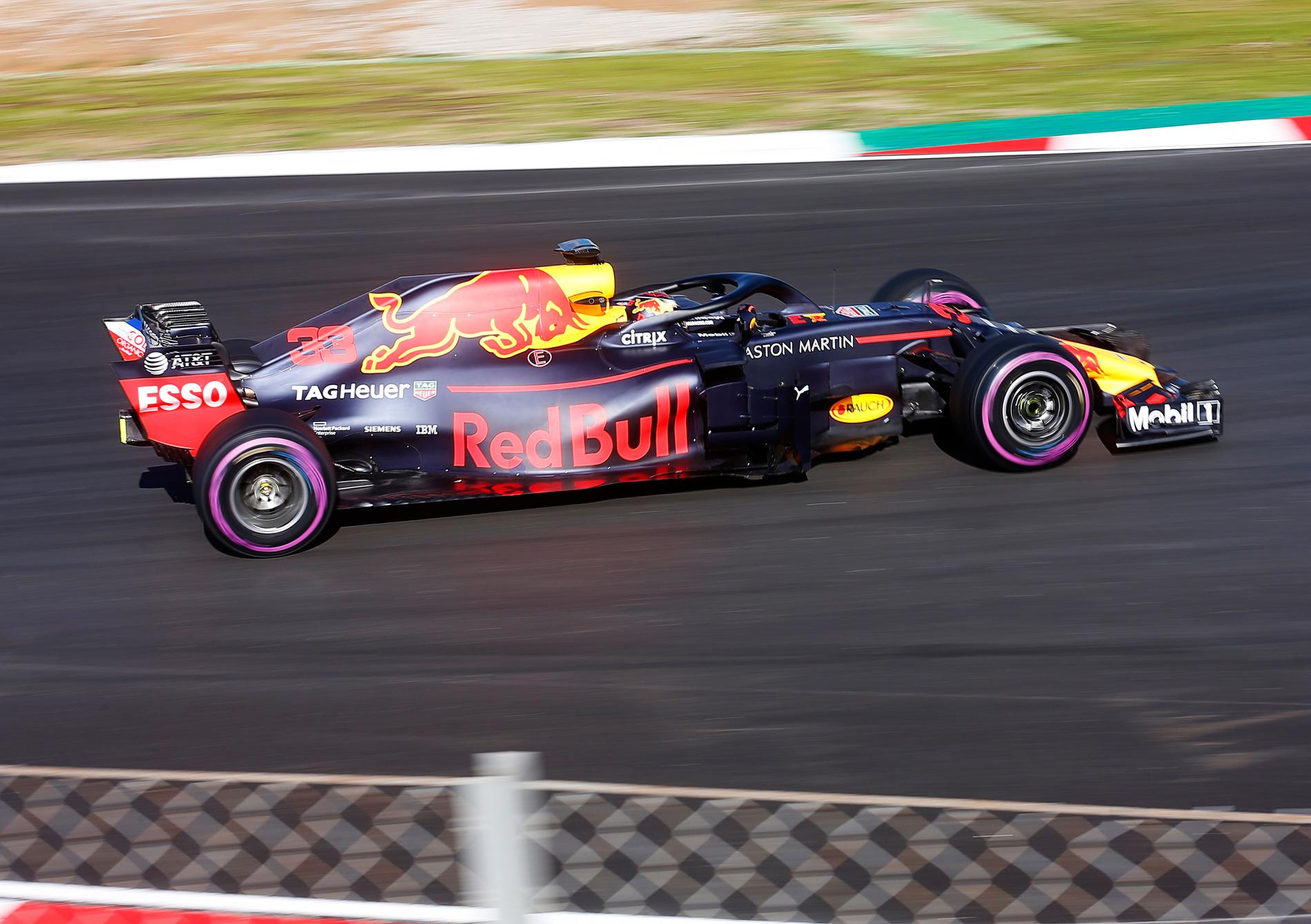 Max Verstappen körde 130 varv – trots att Red Bull ­hade problem med ett batteri som tog en timme att lösa.