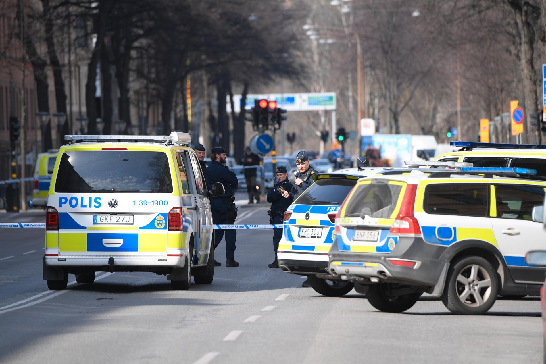 En man dog i skjutningen i centrala Stockholm.