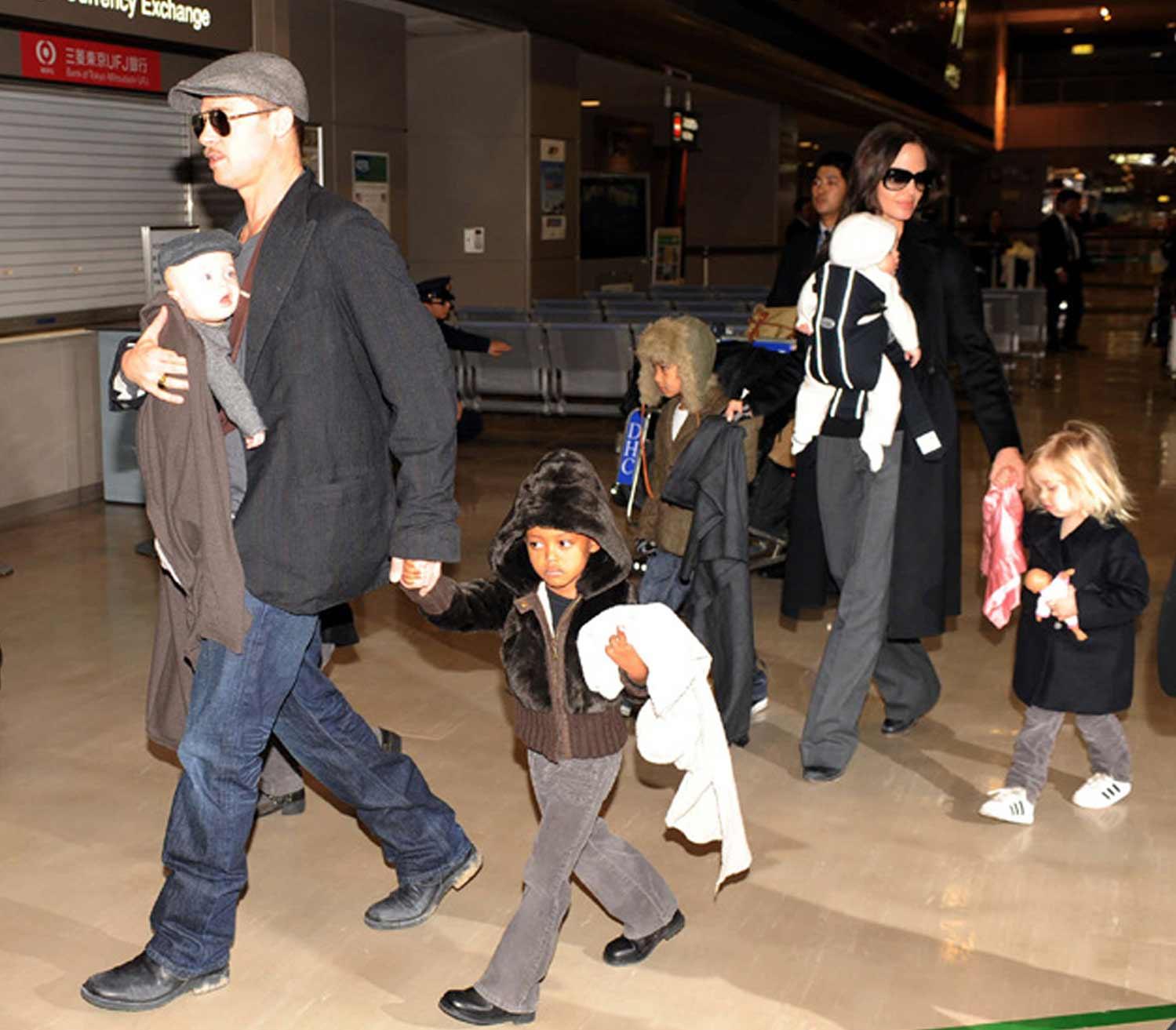 Familjen anländer till Tokyo i januari 2009.