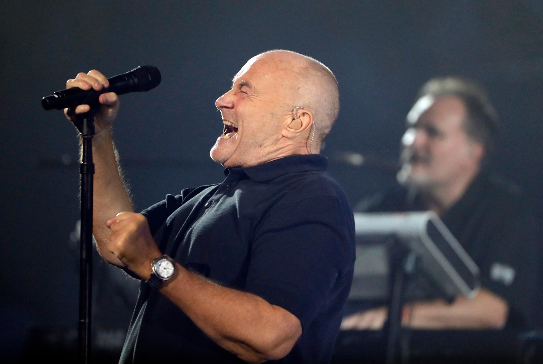 Phil Collins ger sig nu ut på turné igen.