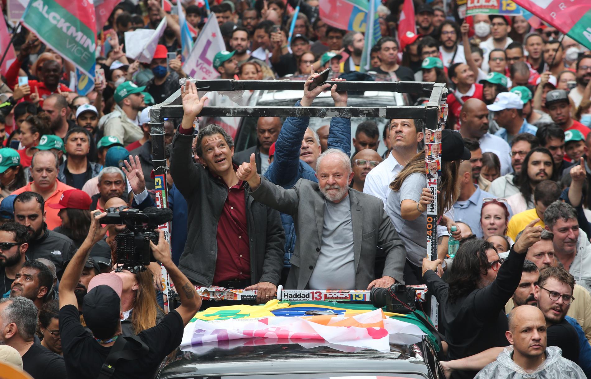 Lula da Silva har gjort comback i politiken och vann den första valomgången. 