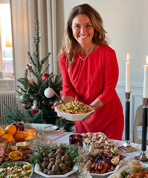 FÄRRE OCH GODARE. Har du ont om tid att planera och laga ett julbord är första tipset att fråga sig vad familj och övriga gäster vid matbordet verkligen gillar och vill ha. För det finns en del syltor, korvar och annat som är mest skådebröd, tycker Ulrika Davidsson.