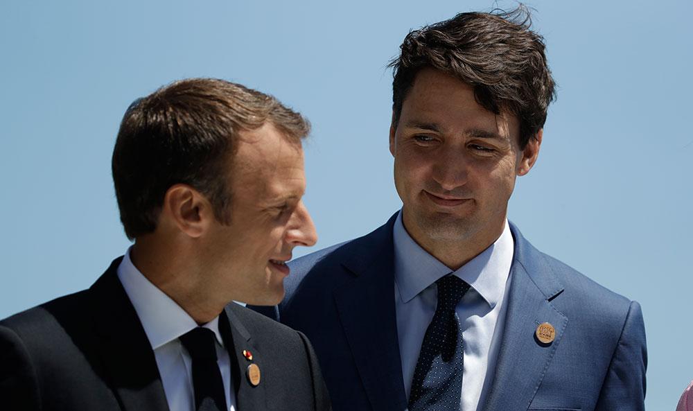 Frankrikes president Emmanuel Macron med Kanadas president Justin Trudeau.