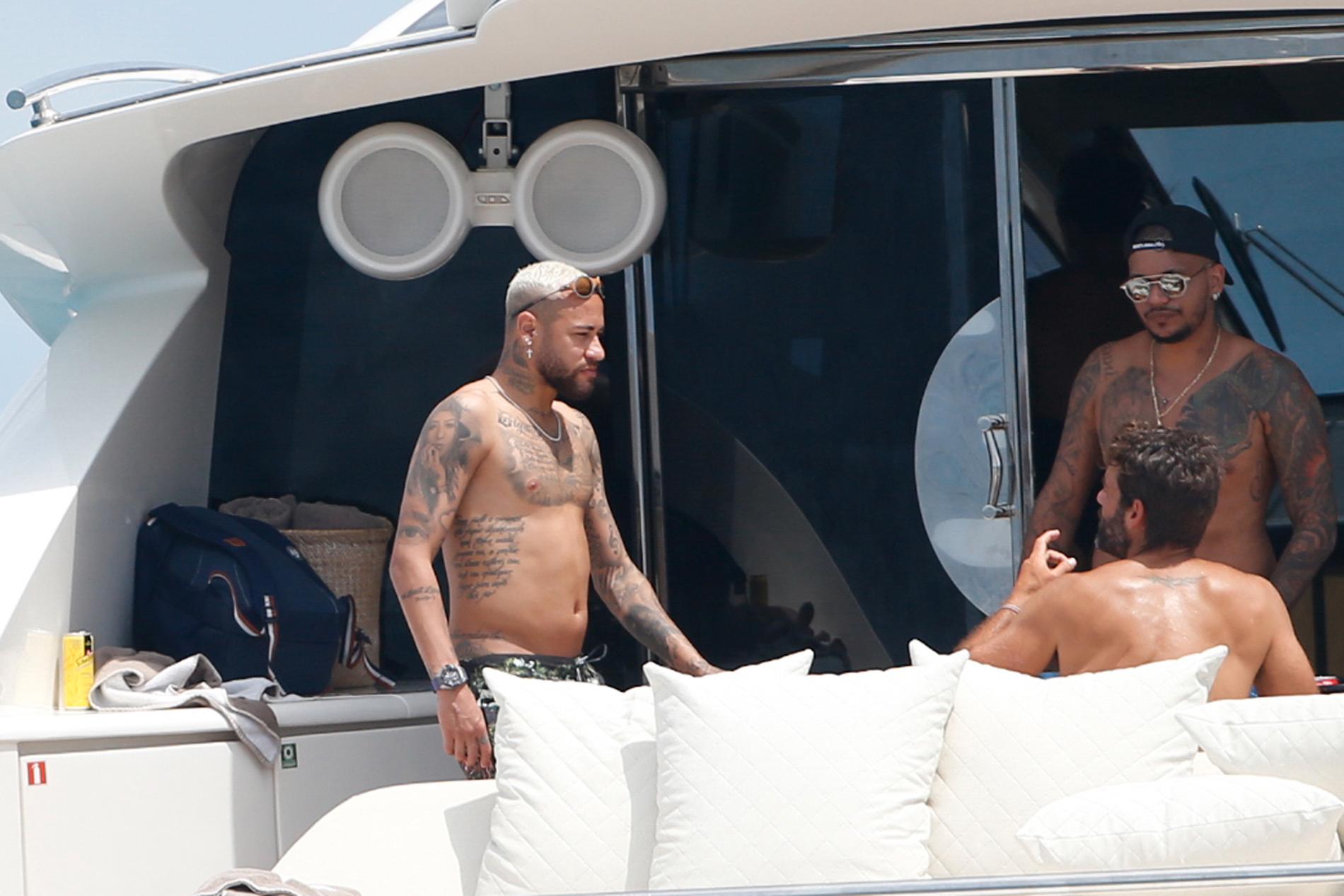 Neymar på Ibiza tidigare i sommar.