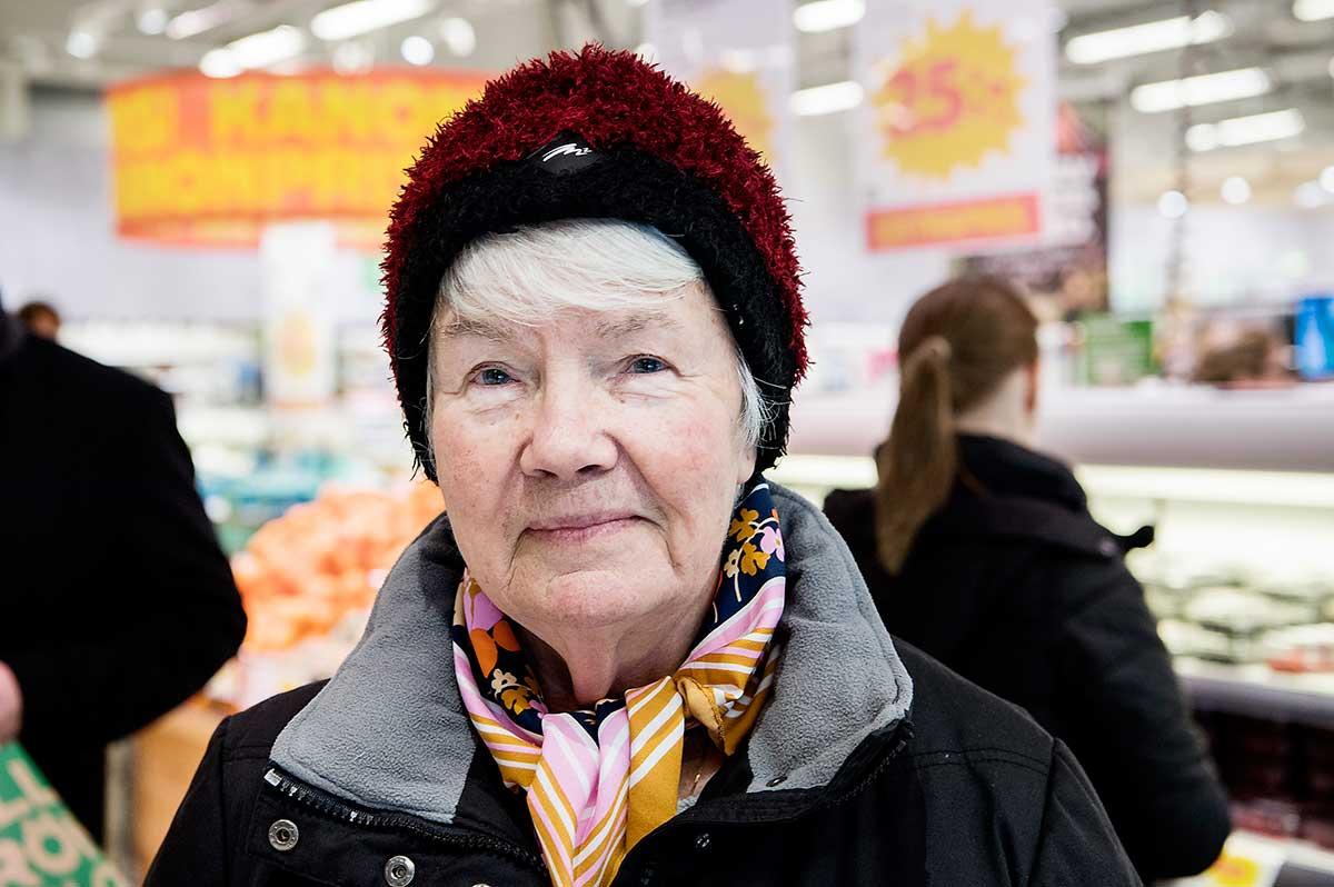 ”Det är klart det skulle kännas om det blir för dyrt. Jag är ju pensionär. Men jag skulle handla ändå”, sa Siv Johansson, 78, som handlade på Coop i Västberga i går.