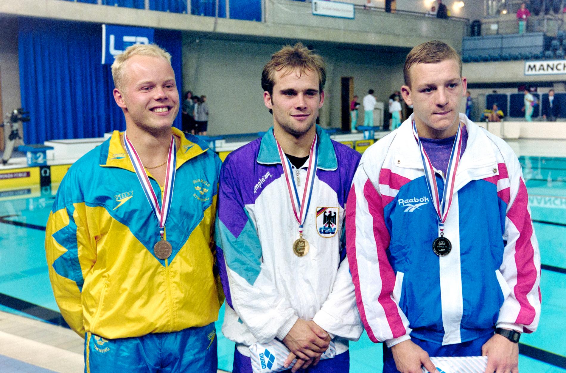 Jan Hempel (mitten) tillsammans med svenske Joakim Andersson (vänster) efter EM i Sheffield 1993.