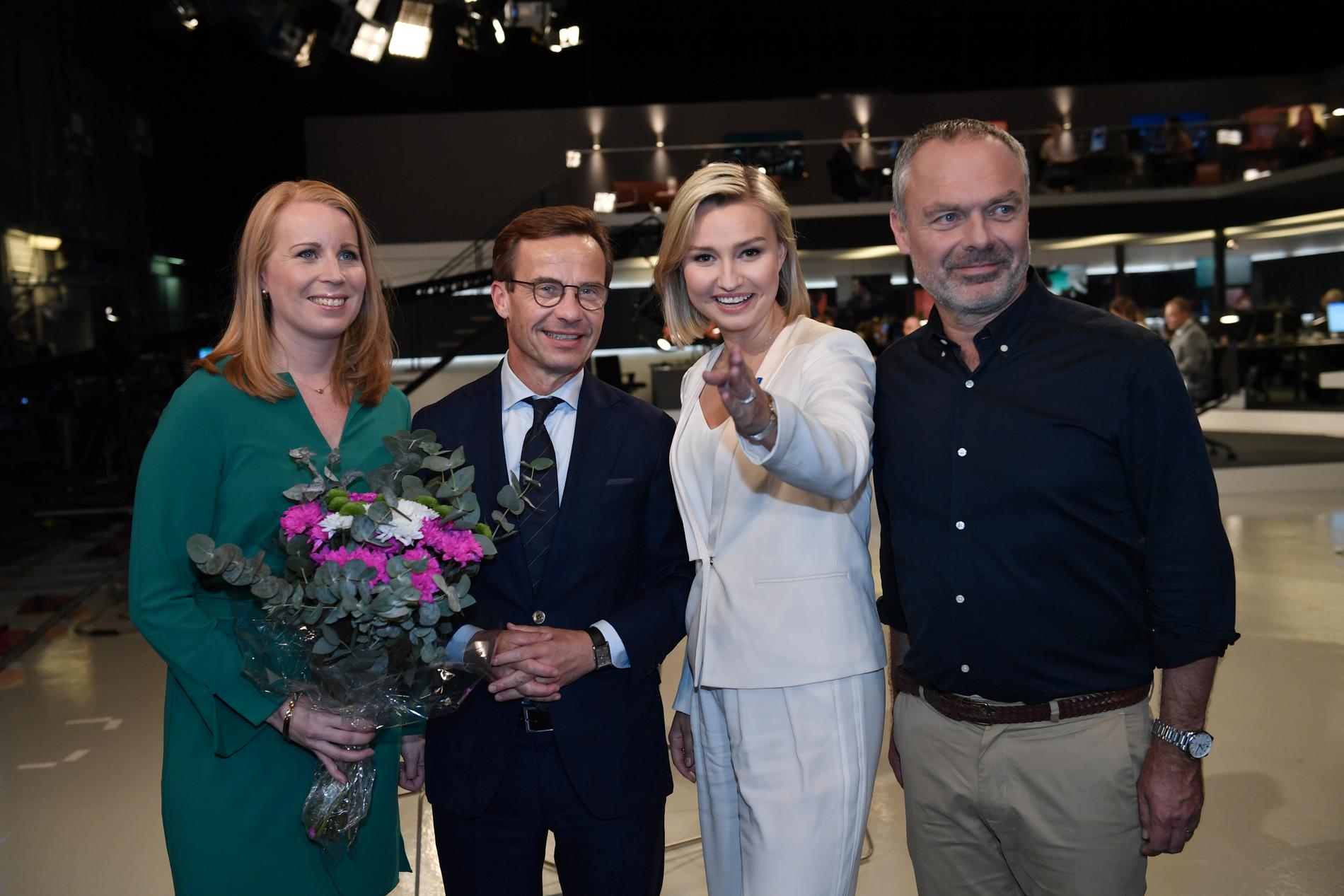 Alliansens partiledare anser att statsminister Stefan Löfven bör avgå.
