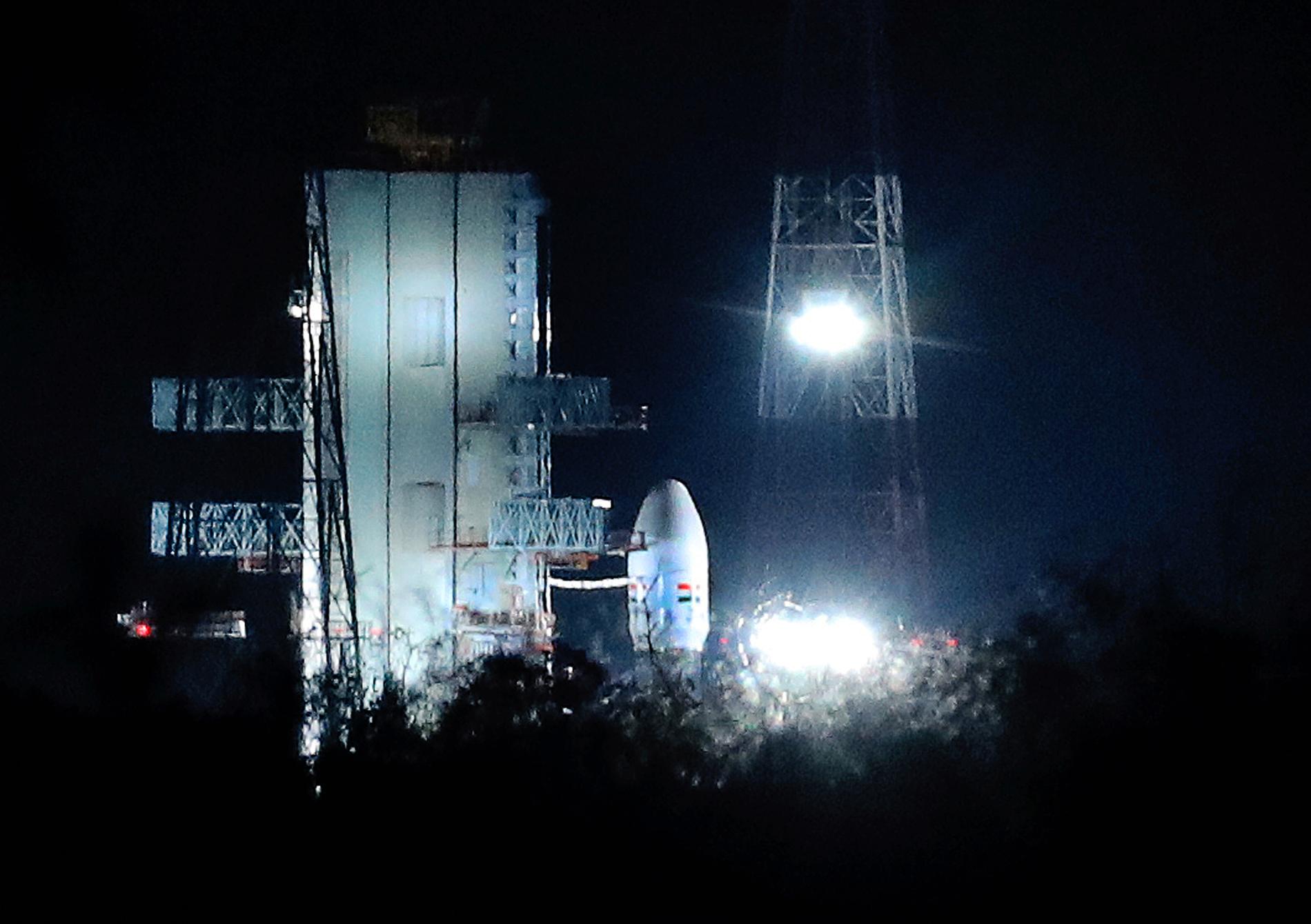 Chandrayaan-2 och bärraket på uppskjutningsplattformen den 15 juli. Arkivbild.