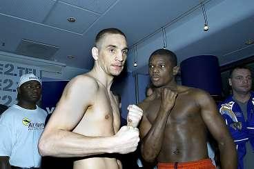 ...men i kväll måste någon förlora Armand Krajnc och Harry Simon är båda obesegrade som proffsboxare inför kvällens VM-fight.