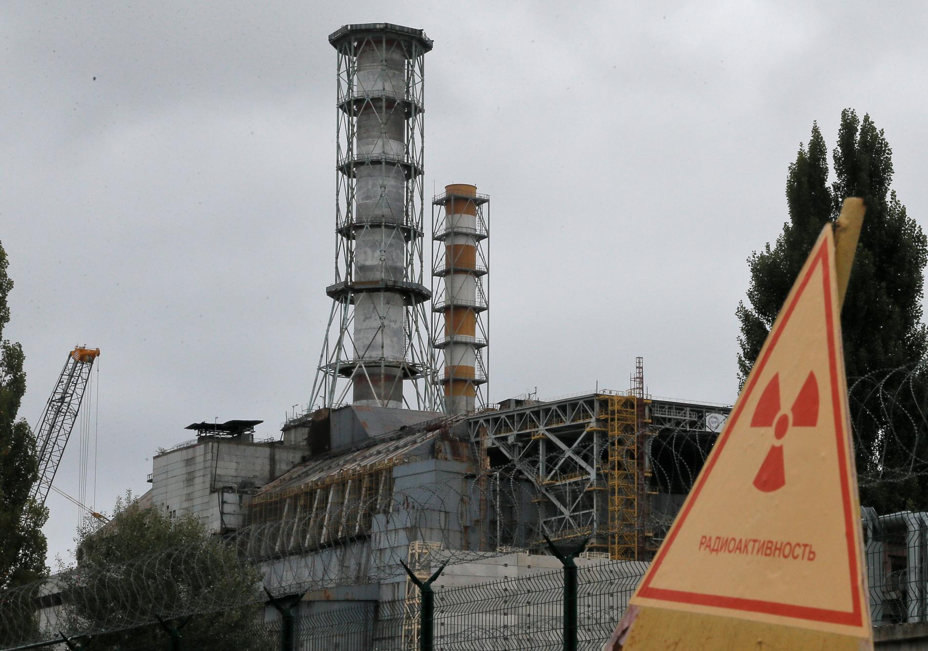 Betongsarkofagen över reaktor 4 vid Tjernobyls kärnkraftsverk.