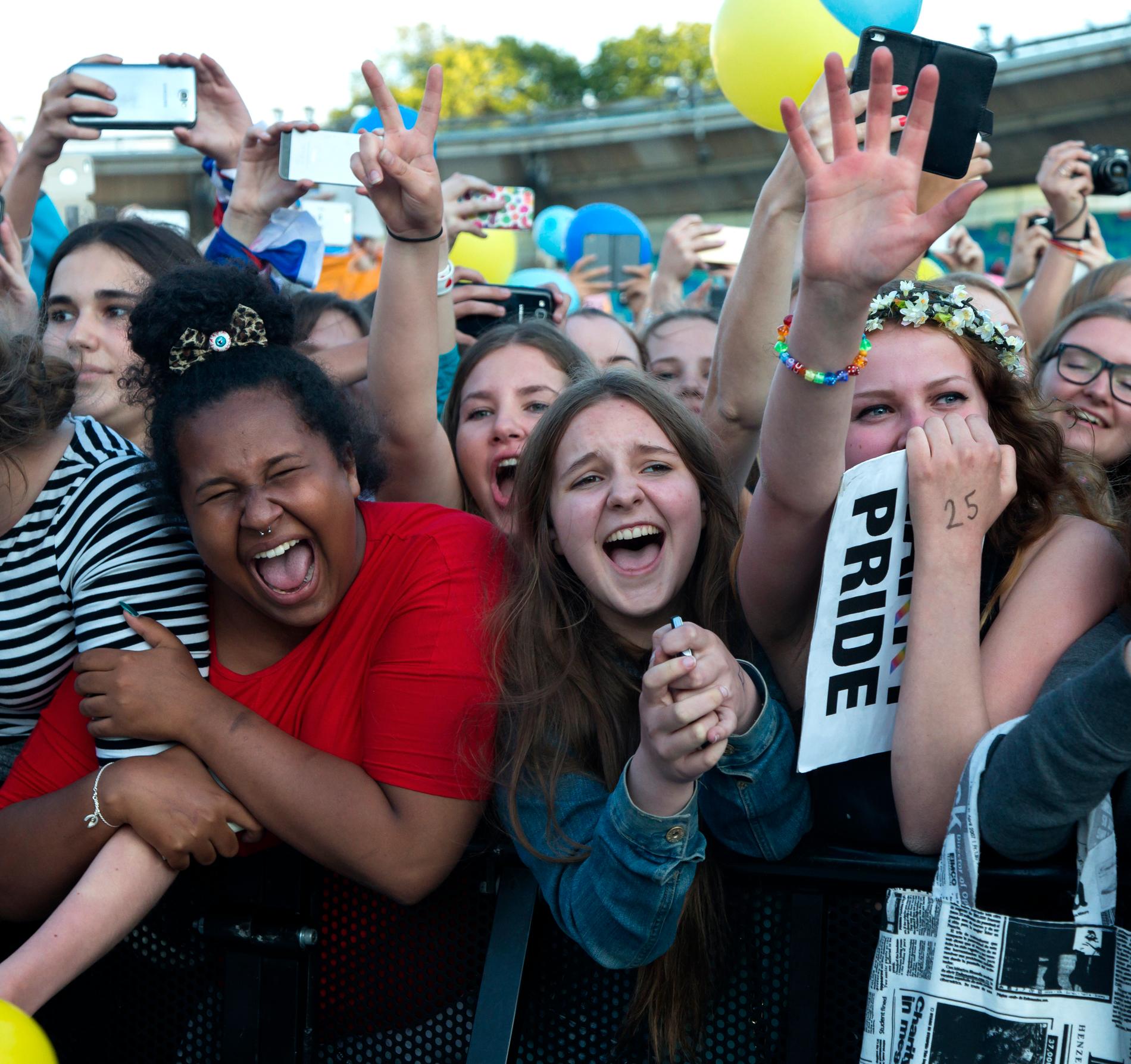 Lyckliga fans på Ullevi. Foto: Tomas Johansson/Aftonbladet