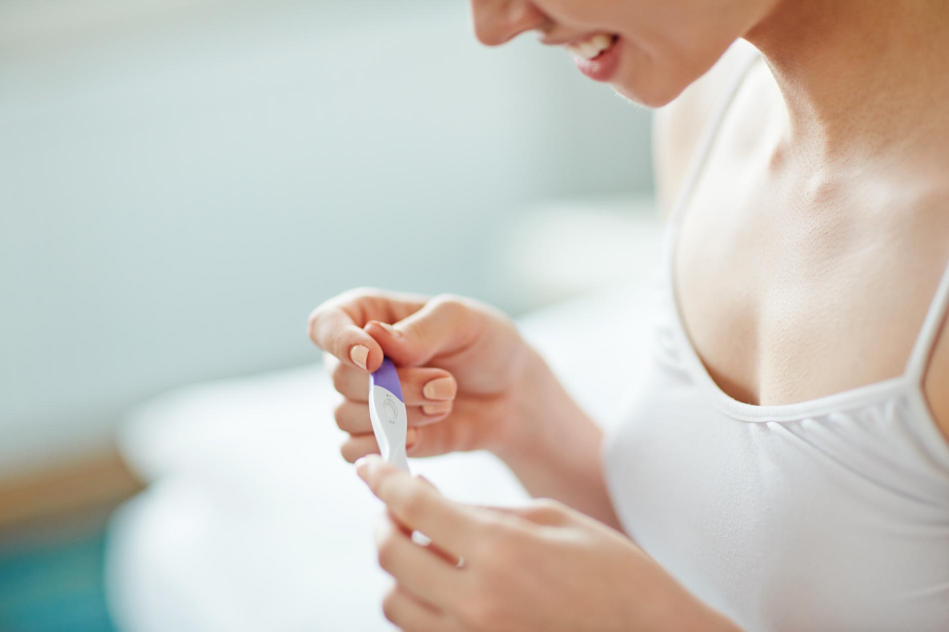 Gravid i vecka 5 – många tar sitt graviditetstest. 