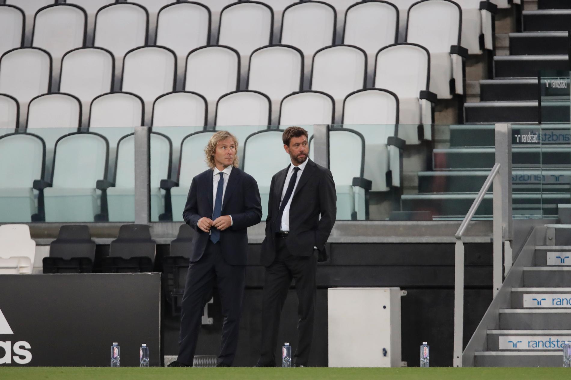 Pavel Nedved (höger) och Andrea Agnelli (vänster) avgår tillsammans med hela Juventus styrelse. Arkivbild.