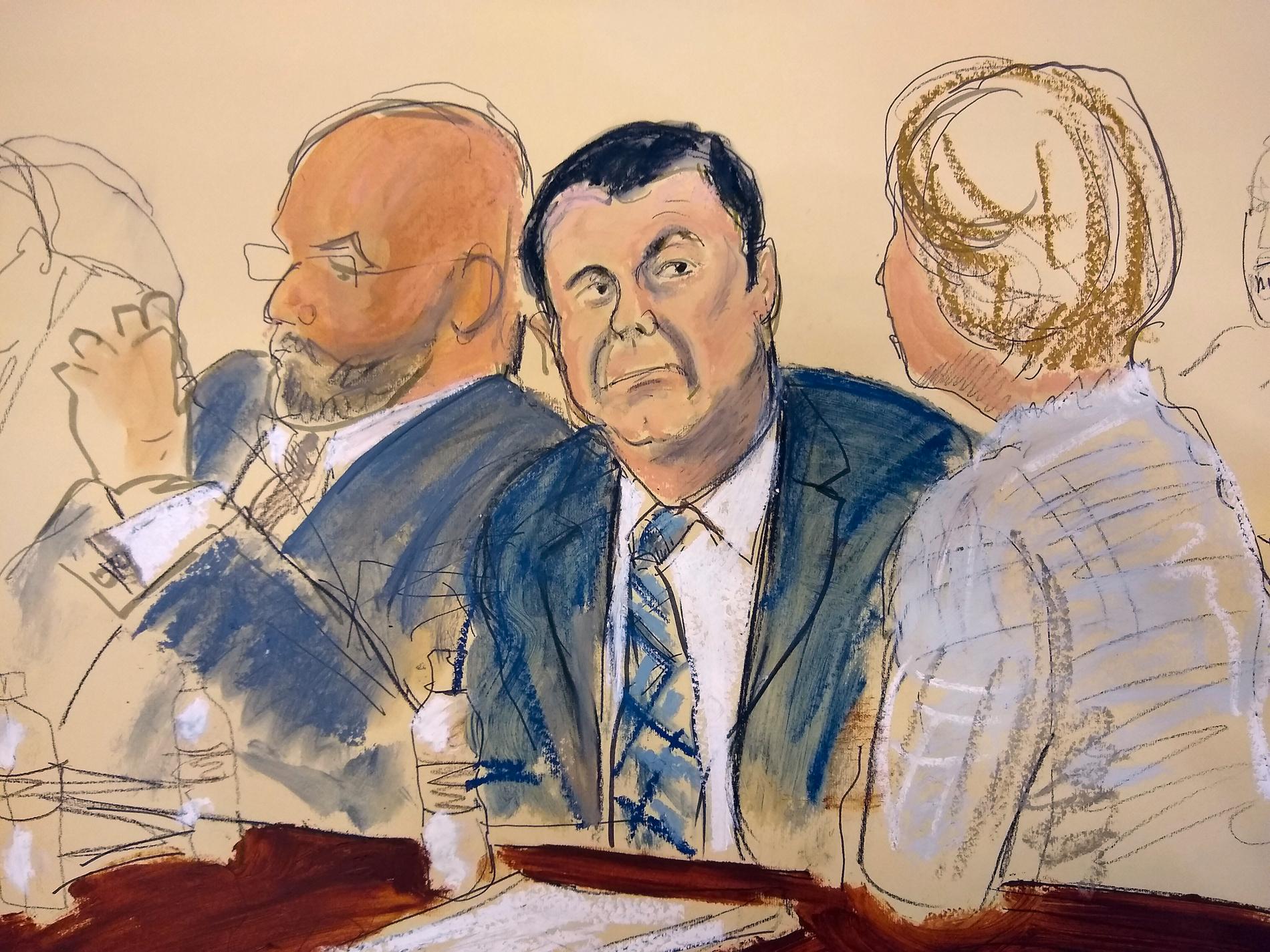 Joaquin "El Chapo" Guzman avlyssnades av FBI och samtalen spelas nu upp i rättegången mot honom. Illustration från rättegångssalen i november.